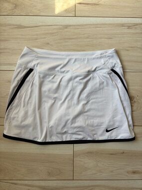 Nike Dri-FIT Tennis Skirt White Athletic Skort Womens Size Small Golf Workout